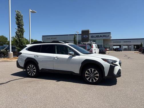 Crystal White Pearl 2025 Subaru Outback Touring