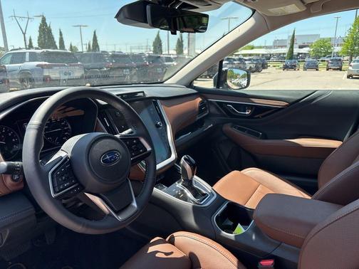 Crystal White Pearl 2025 Subaru Outback Touring