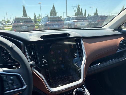 Crystal White Pearl 2025 Subaru Outback Touring