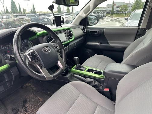 2017 Toyota Tacoma SR5
