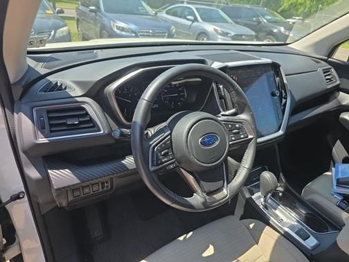 Crystal White Pearl 2023 Subaru Ascent Premium 7-Passenger