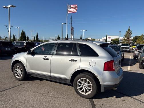 Ingot Silver Metallic 2014 Ford Edge SE
