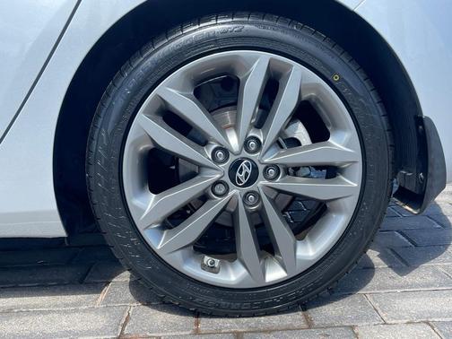 2016 Hyundai Elantra GT Base