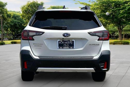 Crystal White Pearl 2021 Subaru Outback Limited