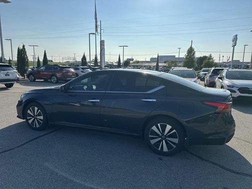 2021 Nissan Altima 2.5 SV
