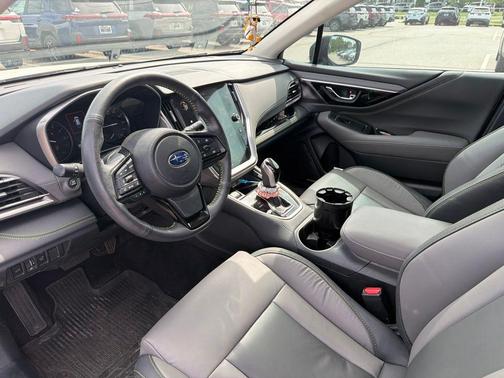 Crystal White Pearl 2025 Subaru Outback Onyx Edition XT