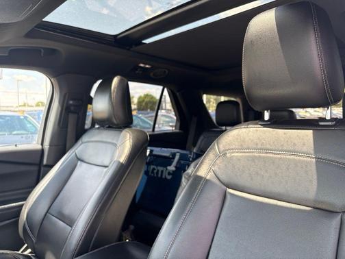 Star White 2020 Ford Explorer XLT