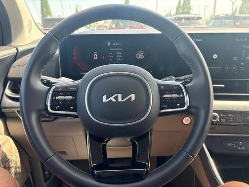 Metal 2026 Kia Carnival LXS