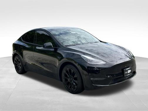 Black 2024 Tesla Model Y Long Range