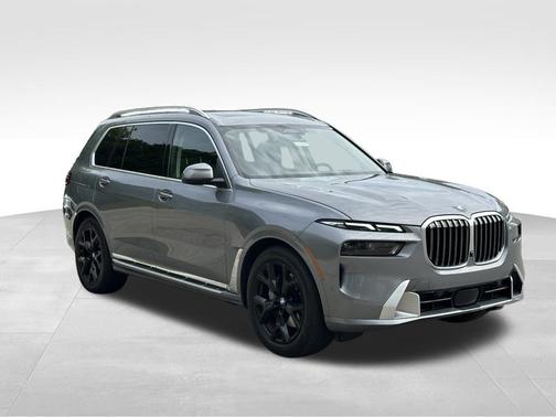 Skyscraper Gray Metallic 2025 BMW X7 xDrive40i