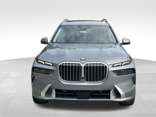 Skyscraper Gray Metallic 2025 BMW X7 xDrive40i