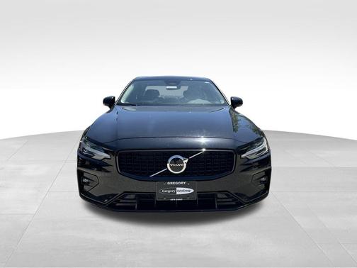 2024 Volvo S60 B5 Core Dark Theme