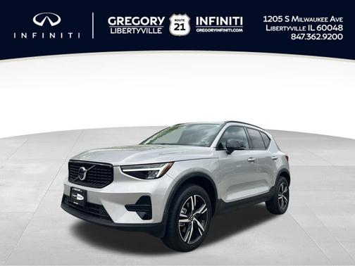 2024 Volvo XC40 B5 Core