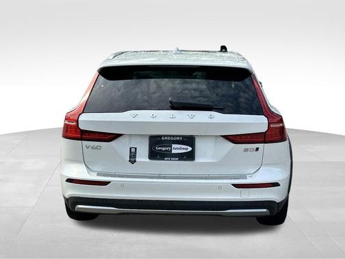 Crystal White Pearl 2025 Volvo V60 Cross Country B5 Plus