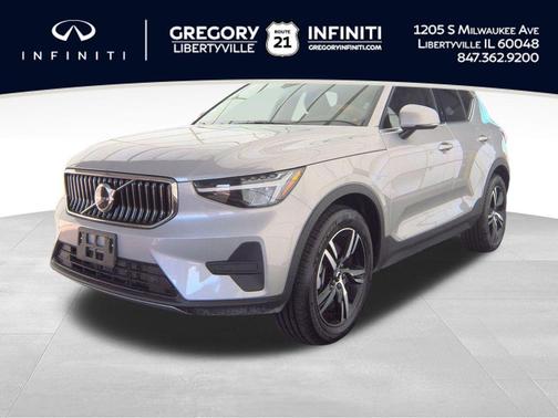2025 Volvo XC40 B5 Core Bright Theme