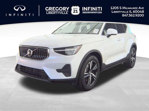 2025 Volvo XC40 B5 Core Bright Theme