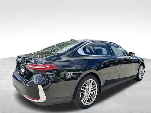 2024 BMW 530 i xDrive