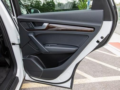 2019 Audi Q5 2.0T Premium for sale in Libertyville, IL - image 31