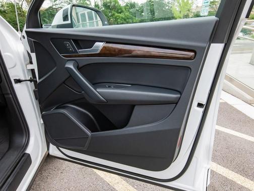 2019 Audi Q5 2.0T Premium for sale in Libertyville, IL - image 29