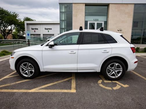 2019 Audi Q5 2.0T Premium for sale in Libertyville, IL - image 12