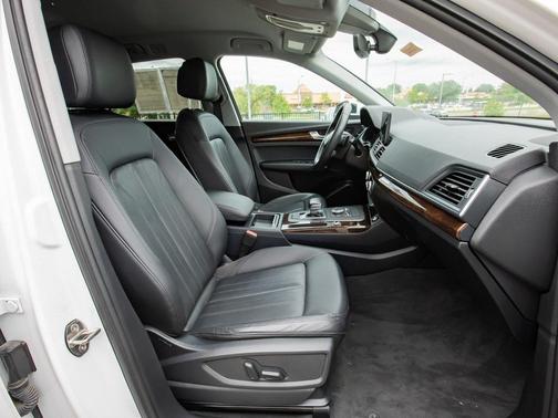 2019 Audi Q5 2.0T Premium for sale in Libertyville, IL - image 30