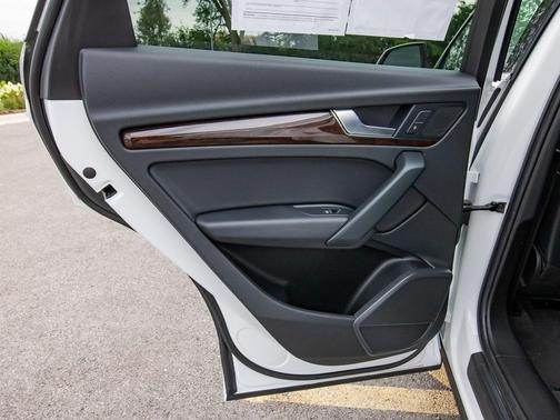 2019 Audi Q5 2.0T Premium for sale in Libertyville, IL - image 25