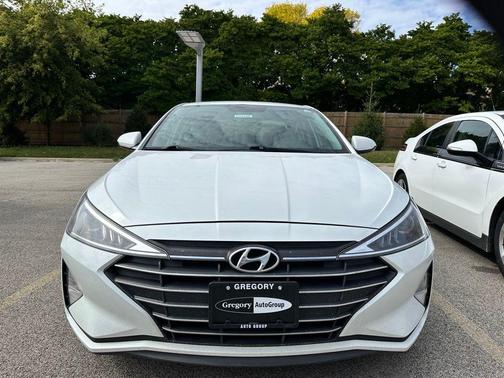 2019 Hyundai ELANTRA SE