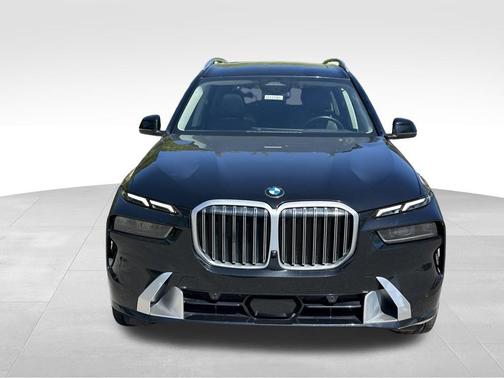 Black Sapphire Metallic 2025 BMW X7 xDrive40i