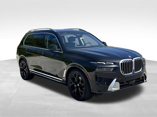 Black Sapphire Metallic 2025 BMW X7 xDrive40i