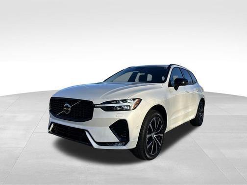 2025 Volvo XC60 B5 Plus