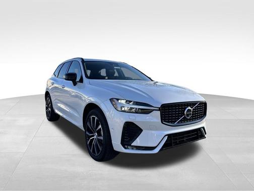 2025 Volvo XC60 B5 Plus