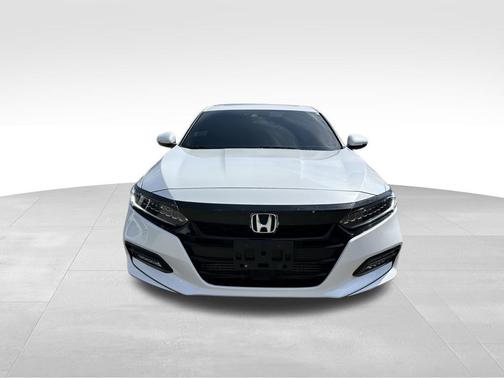 Platinum White Pearl 2018 Honda Accord Touring