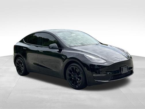 Black 2023 Tesla Model Y Long Range