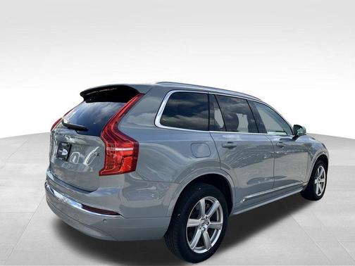 2024 Volvo XC90 B5 Core Bright Theme