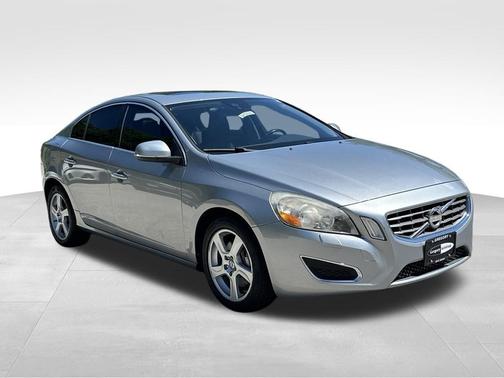 Electric Silver Metallic 2013 Volvo S60 T5 Premier