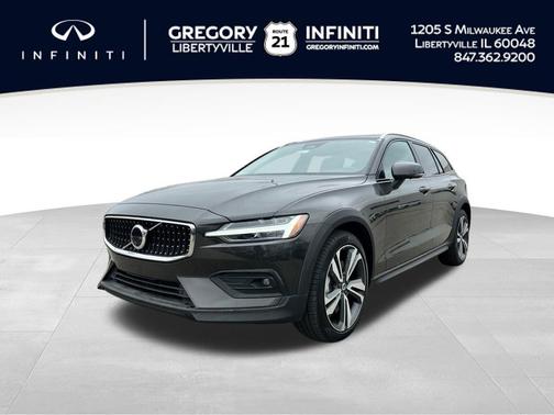 2025 Volvo V60 Cross Country B5 Plus