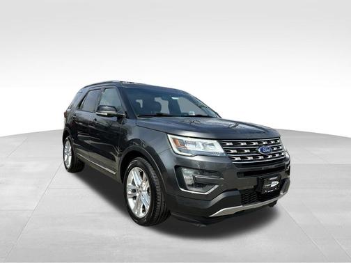 Magnetic 2016 Ford Explorer XLT