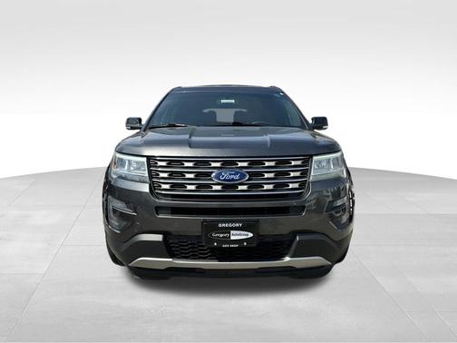 Magnetic 2016 Ford Explorer XLT