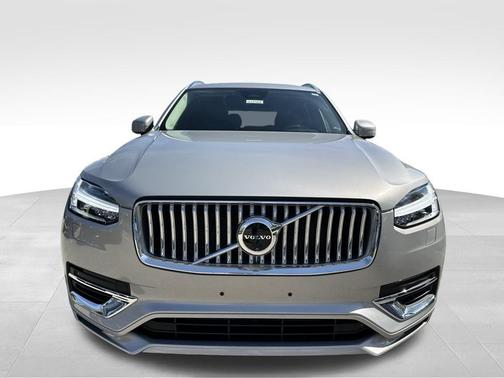 2024 Volvo XC90 Recharge Plug-In Hybrid T8 Plus Bright Theme 7 Passenger