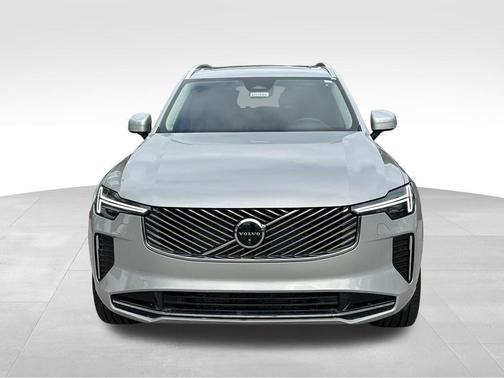 Silver 2025 Volvo XC90 B6 Plus 7-Seater