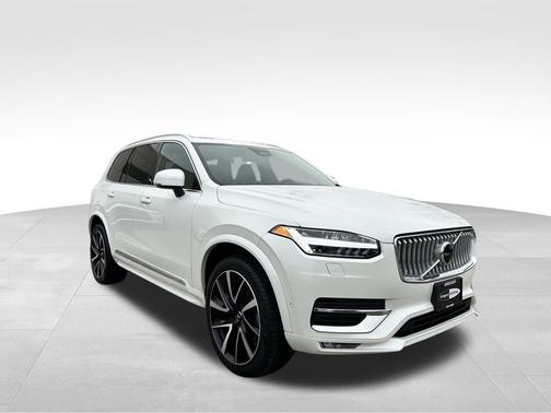 2024 Volvo XC90 B6 Plus Bright Theme 7-Seater