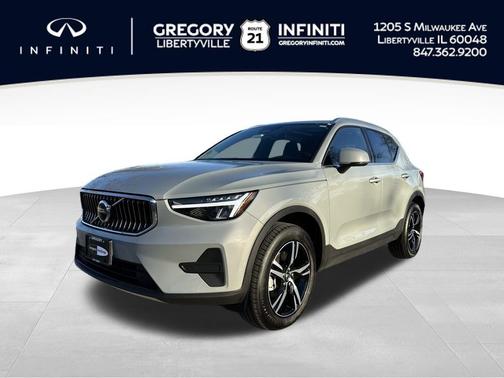 2025 Volvo XC40 B5 Core Bright Theme