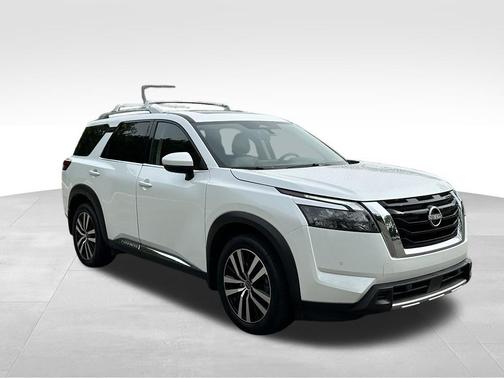Pearl 2025 Nissan Pathfinder Platinum