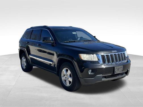 Brilliant Black Crystal Pearlcoat 2013 Jeep Grand Cherokee Laredo