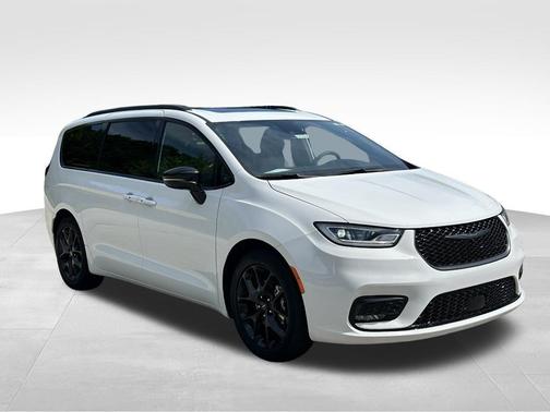 Bright White Clearcoat 2025 Chrysler Pacifica Limited