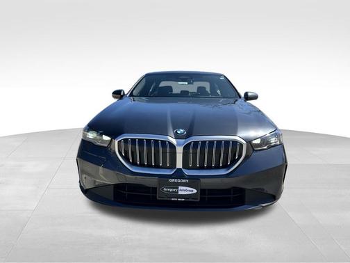 2025 BMW 530 i xDrive