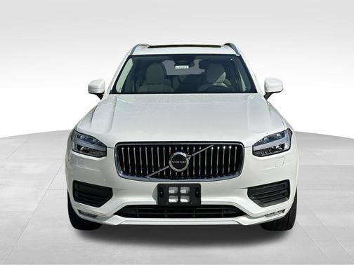 Crystal White 2023 Volvo XC90 B6 Core