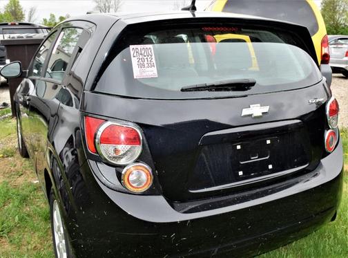 Photo 4 of 5 of 2012 Chevrolet Sonic LS