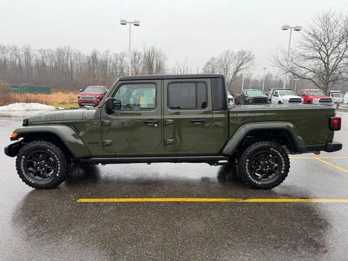 2023 Jeep Gladiator Willys 4x4