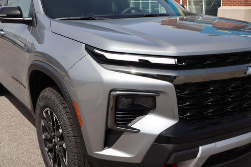 Sterling Gray Metallic 2026 Chevrolet Traverse AWD Z71